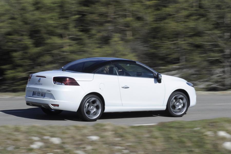 Renault Megane Coupe Cabriolet GT 2011 года  (фото 16 из 27)